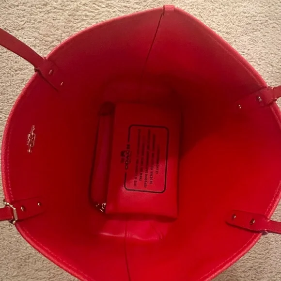 Coach reversible Tote - Picture 10 of 12